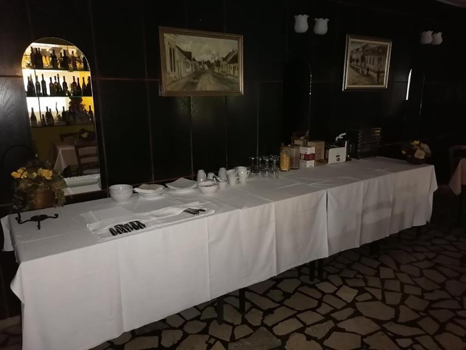Sulentic Sobe I Restoran Bed & Breakfast Virovitica Bagian luar foto