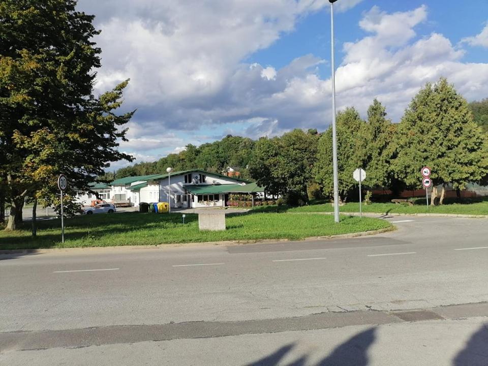Sulentic Sobe I Restoran Bed & Breakfast Virovitica Bagian luar foto