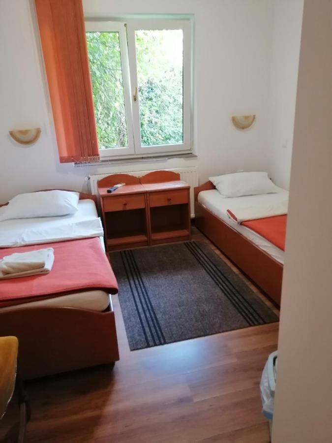 Sulentic Sobe I Restoran Bed & Breakfast Virovitica Bagian luar foto
