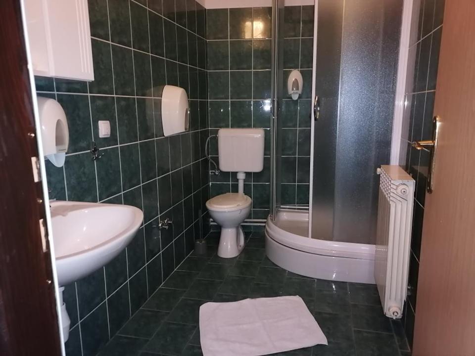 Sulentic Sobe I Restoran Bed & Breakfast Virovitica Bagian luar foto