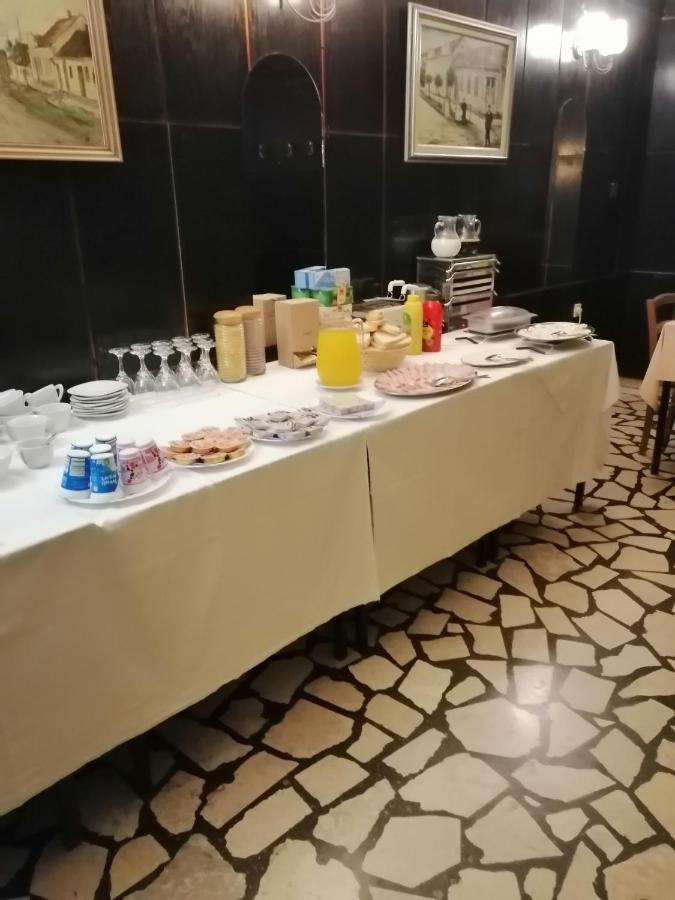 Sulentic Sobe I Restoran Bed & Breakfast Virovitica Bagian luar foto